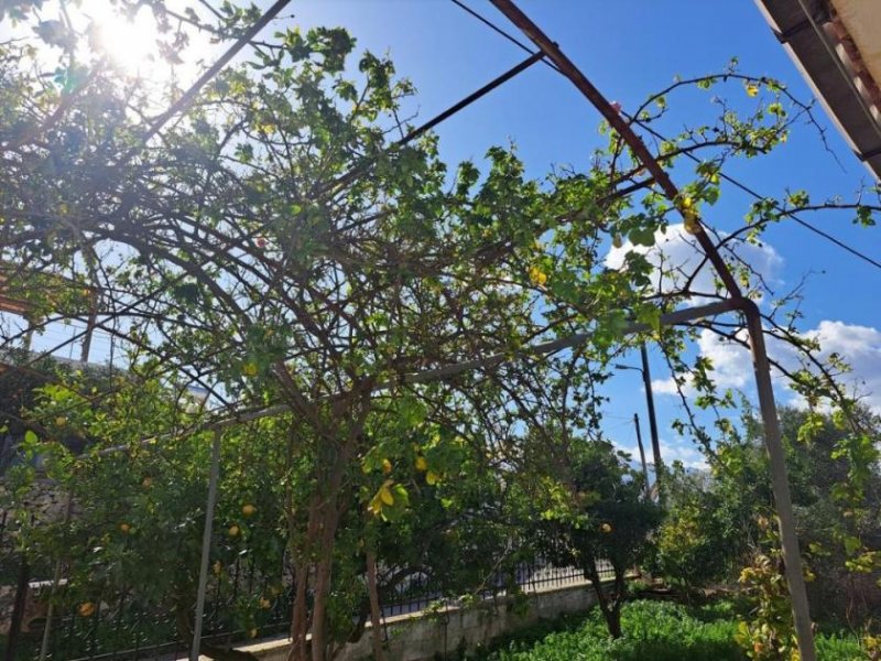 Plaka bei Chania Kreta: Freistehendes Haus mit Meerblick in Plaka zu verkaufen - zur Renovierung Haus kaufen